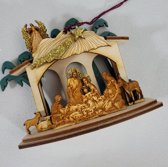 Ginger Cottages Nativity Scene - Picture 2 of 16